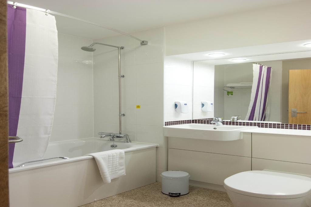 Comfort Inn Kensington London Room photo