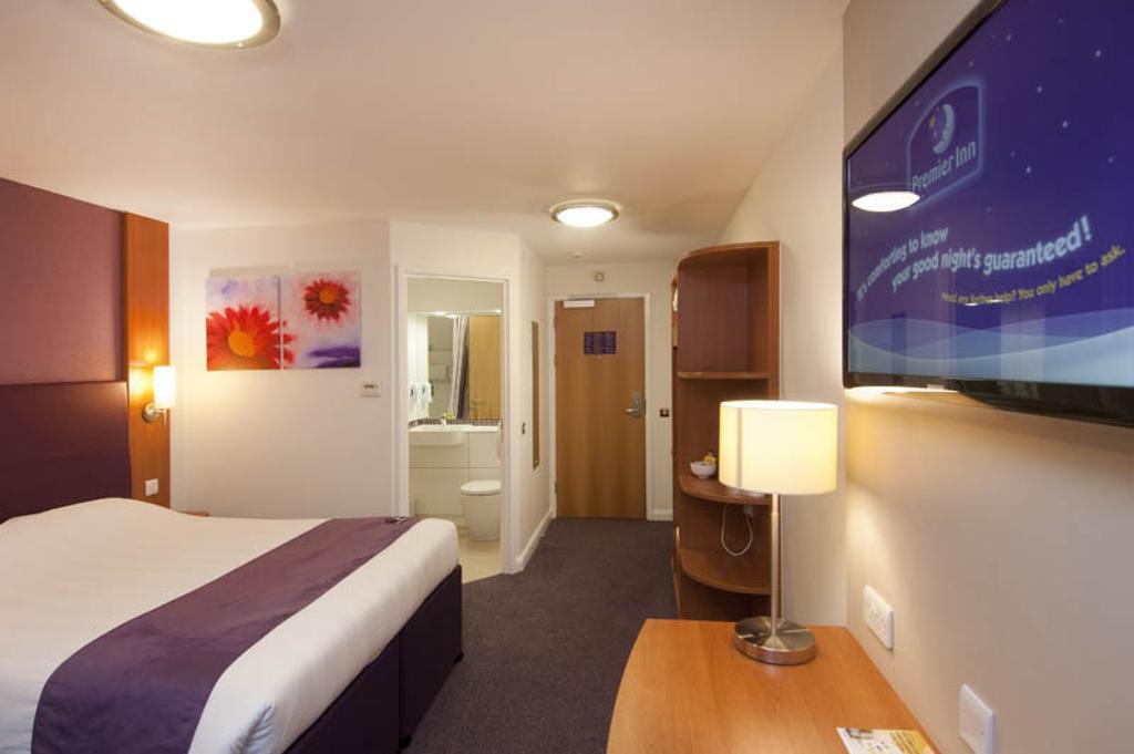 Comfort Inn Kensington London Exterior photo