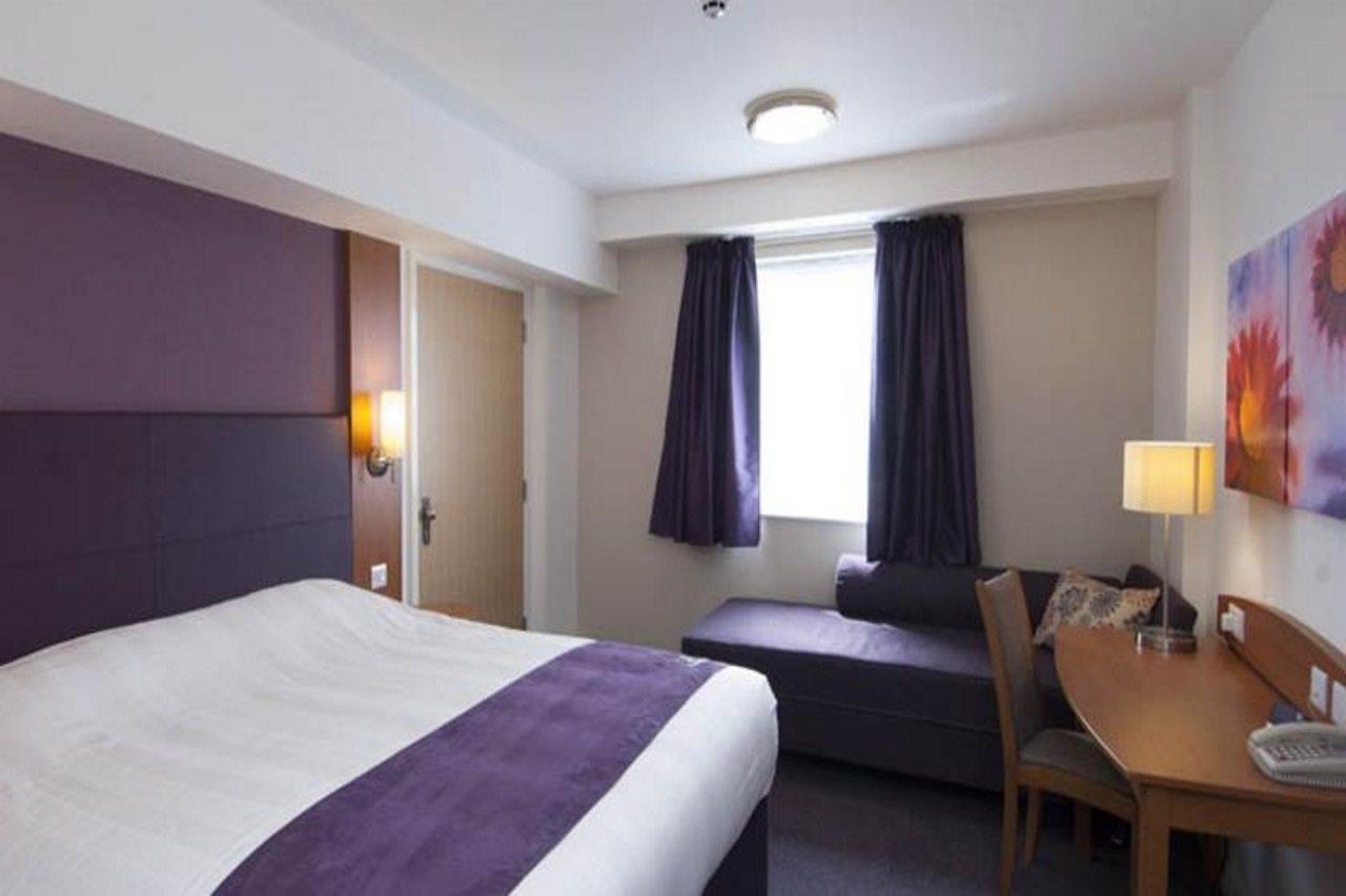 Comfort Inn Kensington London Exterior photo
